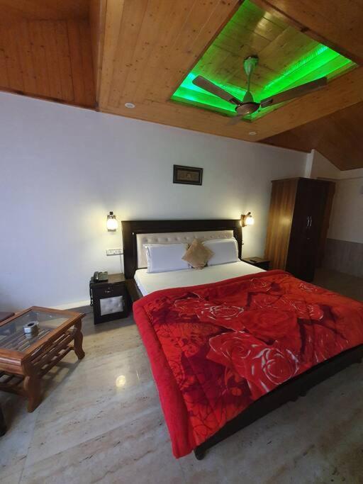 Kasauli Cascade A Cheerfull 4 Bedroom Challet Buitenkant foto